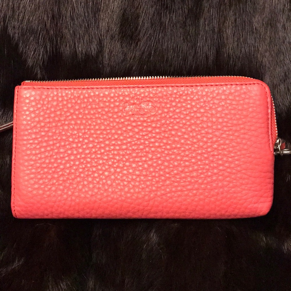 Coach wristlet wallet